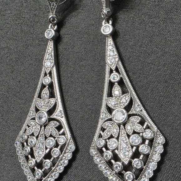 Estate - Silver Tone - Dangle Earrings - Trendy/Fashion - Item 506 - Picture 2 of 4